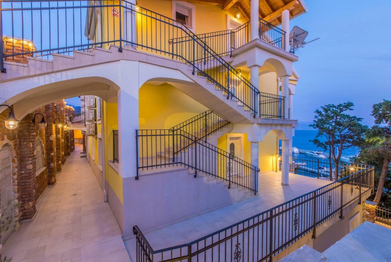 Palace Paulina Luxury Residence Novi Vinodolski Bagian luar foto